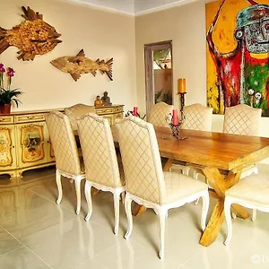 Bamboo Moon , Sanur Indonésie